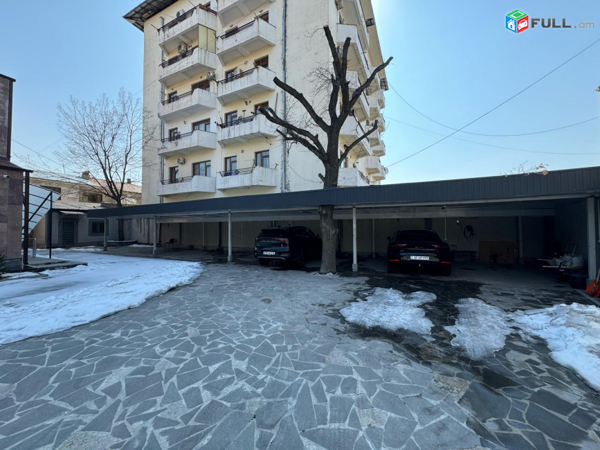Վարձակալությամբ-1500քմ բակային տարած-հող,նոր եվրոնորոգված շենք 780քմ,18 սենյակ,ամեն հարմարություններով