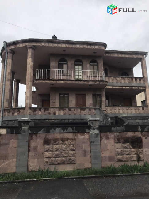 Լենինգրադյան փողոց,Նոյ թաղամաս,Երևան քաղաքում միակ Իտալական նախագծով առանձնատունը
