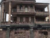 Լենինգրադյան փողոց,Նոյ թաղամաս,Երևան քաղաքում միակ Իտալական նախագծով առանձնատունը