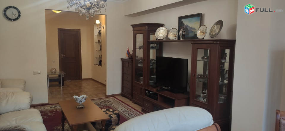 9-2 հարկ, կապիտալ վերանորոգված,ամբողջ գույքով,սուպերմարկետներ ու ամեն ինչ մոտ