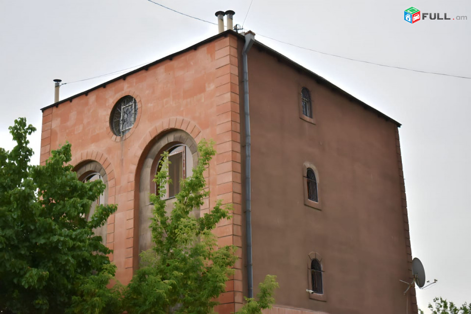 Նկուղ և 4 հարկ 322քմ շենք,112քմ հողի վրա
