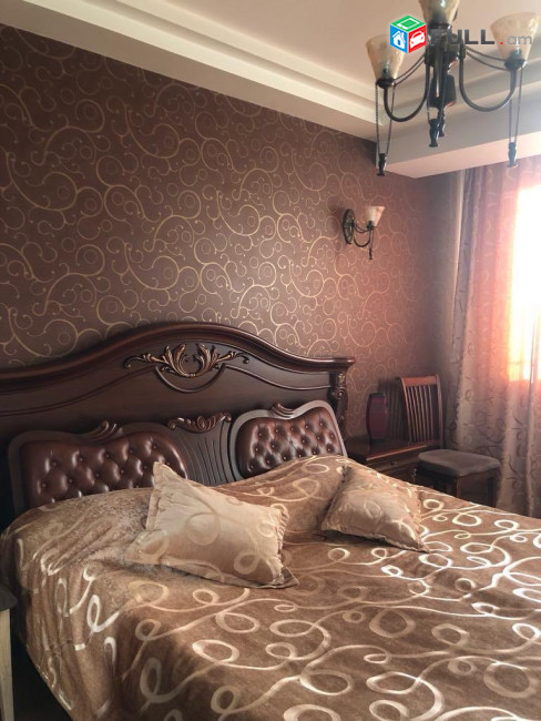 Ա․Ավետիսյան փողոց,5-2 հարկ,կապիտալ վերանորոգված 3սենյակ,ամբողջ գույքով,բաղրամյան-Ավետիսյան հատվածում