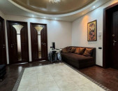 Ա․Ավետիսյան փողոց,5-2 հարկ,կապիտալ վերանորոգված 3սենյակ,ամբողջ գույքով,բաղրամյան-Ավետիսյան հատվածում