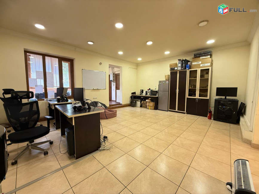 Փափազյան փողոցում վարձով է տրվում 1-ին գիծ կոմերցիոն տարածք։ For rent կոդ G2710