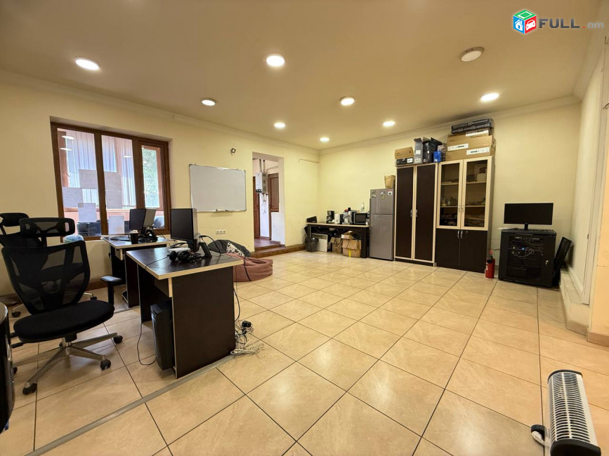 Փափազյան փողոցում վարձով է տրվում 1-ին գիծ կոմերցիոն տարածք։ For rent կոդ G2710
