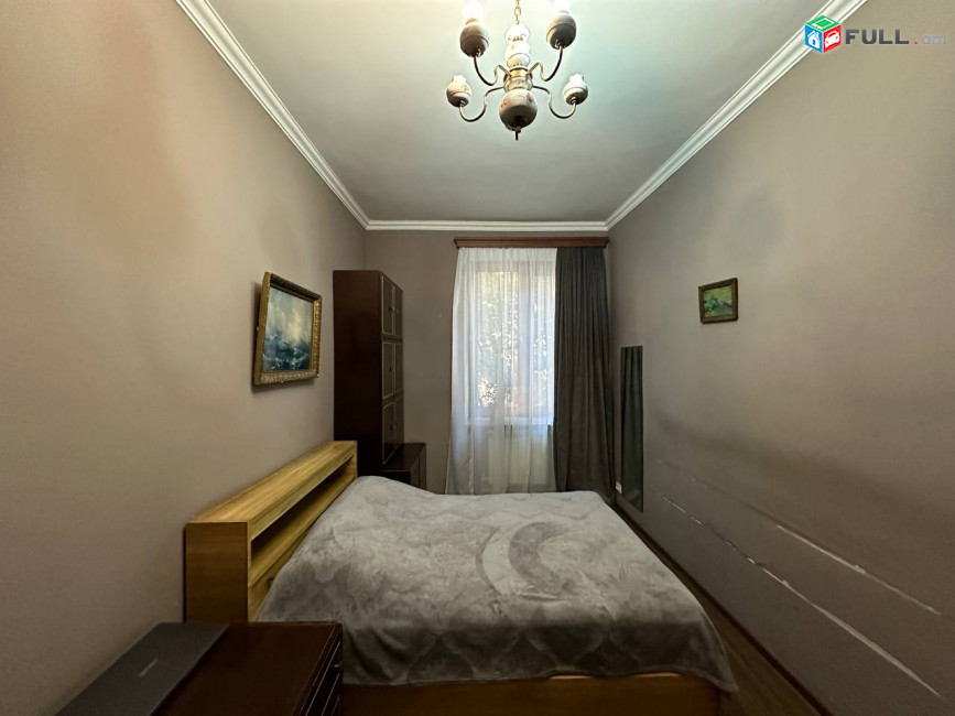 Սարյան փողոցում, վաճառվում է 1-ին գիծ, 2 սենյականոց բնակարան։ For sale կոդ C1907