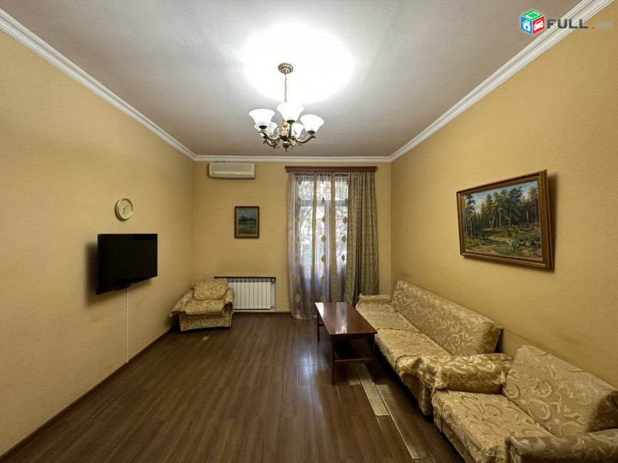 Սարյան փողոցում, վաճառվում է 1-ին գիծ, 2 սենյականոց բնակարան։ For sale կոդ C1907