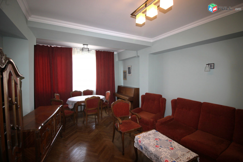 Զաքյան փողոցում վարձով է տրվում 3 սենյականոց բնակարան։ For rent, կոդ B1654