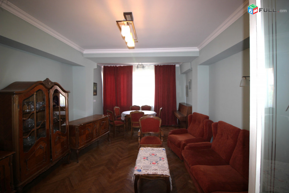 Զաքյան փողոցում վարձով է տրվում 3 սենյականոց բնակարան։ For rent, կոդ B1654