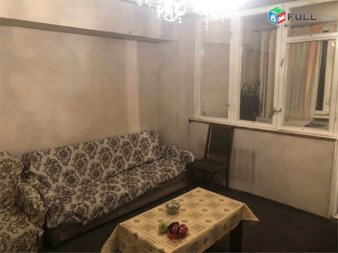 Խորենացի Ռոսսիյա տոնավաճառի մոտ Хоренаци возле Россия торгового центра Khorenatsi