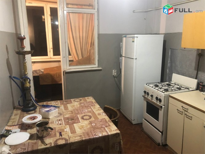 Խորենացի Ռոսսիյա տոնավաճառի մոտ Хоренаци возле Россия торгового центра Khorenatsi