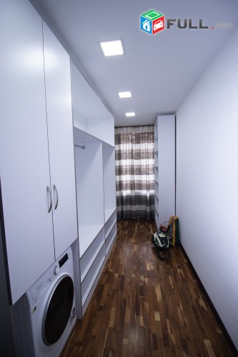 Arami luxary apartment new buildung beatiful view of garden park Арами Արամի