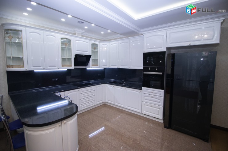 Arami luxary apartment new buildung beatiful view of garden park Арами Արամի