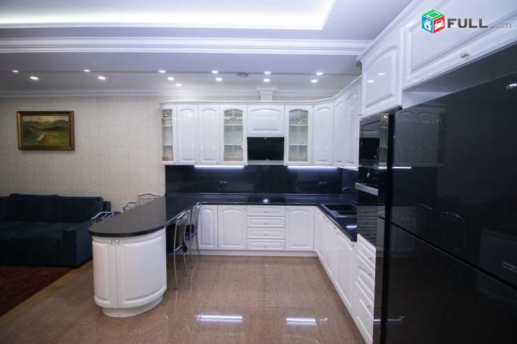 Arami luxary apartment new buildung beatiful view of garden park Арами Արամի