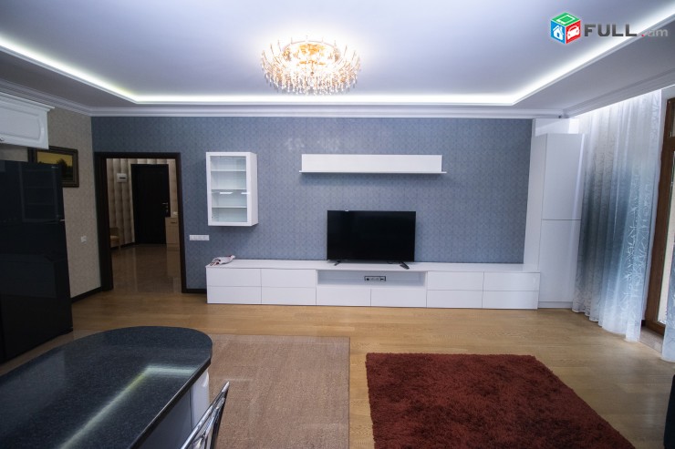 Arami luxary apartment new buildung beatiful view of garden park Арами Արամի