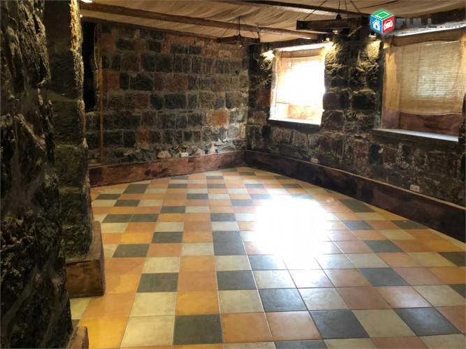 Buzand Maliboo Բուզանդ Մալիբու Бюзанд Малибу pub bar restoran beerhouse