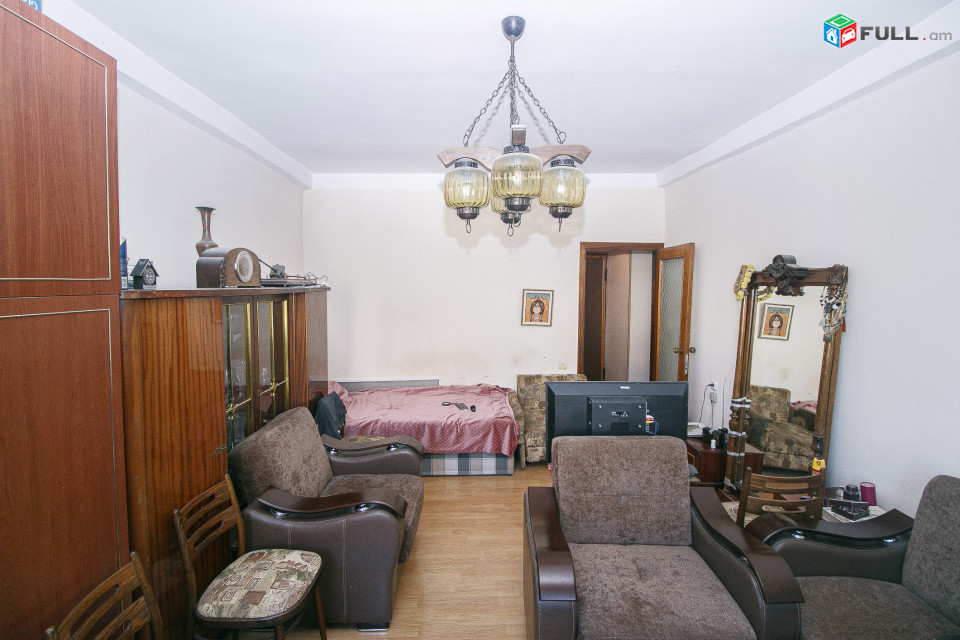 Փարպեցի եկեղեցու մոտ ։ Парпетси Parpetsi