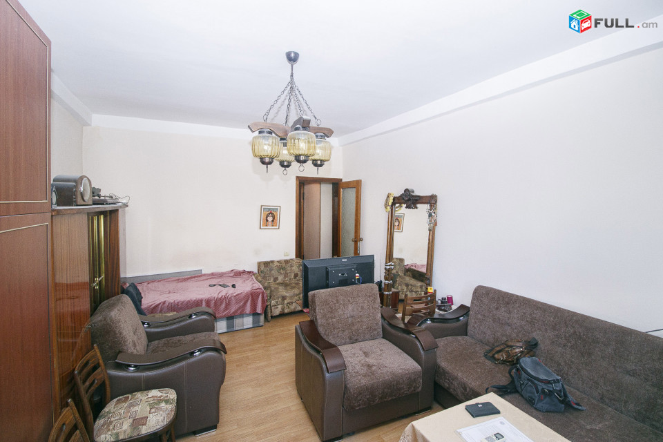 Փարպեցի եկեղեցու մոտ ։ Парпетси Parpetsi