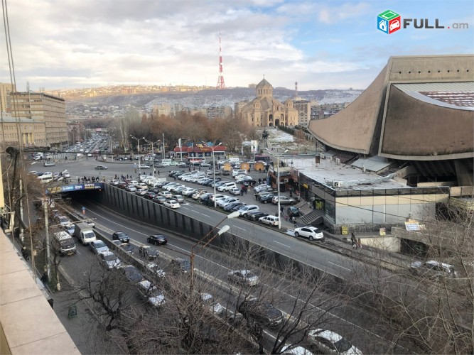 Տիգրան Մեծ Ռոսսիյա տոնավաճառի դիմաց Тигран Мец Tigran Mets