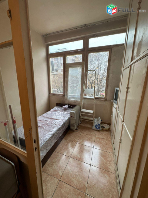 Վարձով է տրվում 3 սենյակ Կենտրոնում k 5466
