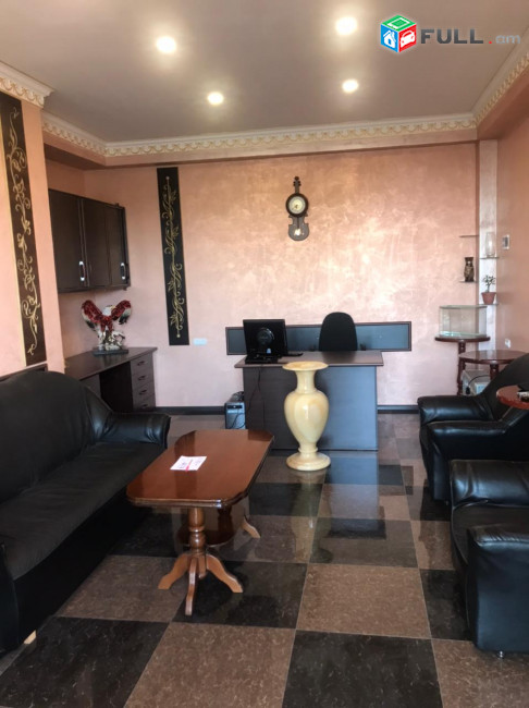 Վարձով տրվում է գրասենյակայն տարածք: